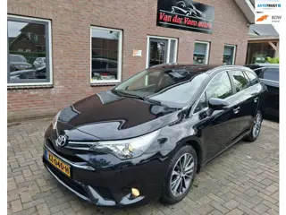 Toyota Avensis Touring Sports 1.8 VVT-i SkyView Edition. O.a. camera, bluetooth, cruise, navi, stoel