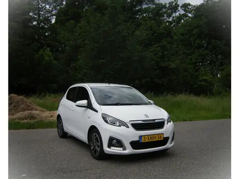 Peugeot 108 1.0 e-VTi Allure 5 Drs . Airco . Apple carplay . LMV . Trekhaak . enz
