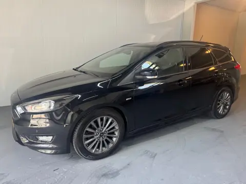 Ford FOCUS Wagon 1.0 ST-Line Night Edition !! (bj 2017)