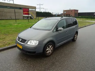 Volkswagen Touran 1.6-16V FSI Trendline
