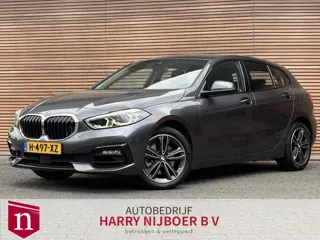 BMW 1-serie 118i Executive Edition Navi / Carplay / Lm Velgen / Sportstoelen