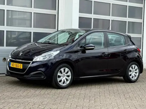 PEUGEOT 208 1.2 Puretech 82PK Active Airco Navi Cruise Trekhaak NW APK!