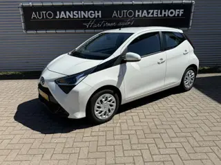 Toyota Aygo 1.0 VVT-i x-play Als nieuw!!! | Airco | Apple Carplay/Android Auto | Bluetooth | Camera 