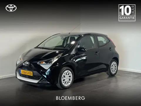 Toyota Aygo 1.0 VVT-i x-play | Apple CarPlay | Lage KM-stand | Achteruitrijcamera |