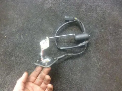 BRANDSTOFNIVEAU METER Kawasaki GTR 1400 2007 - 2010