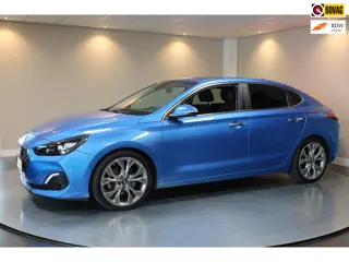 Hyundai I30 Fastback 1.4 T-GDI Comfort *Automaat* Dealer OH|Carplay|Camera|Adapt.Cruise