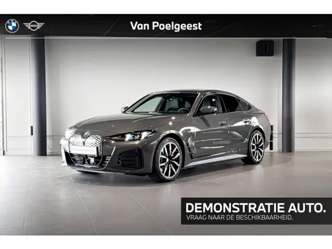 BMW i4 eDrive40 M Sport Edition | Glazen Panoramadak | Stoelverwarming | Harman Kardon |