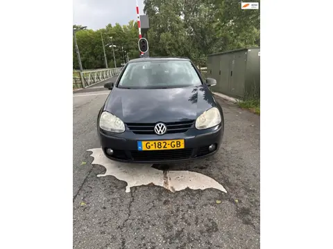 Volkswagen Golf 1.6 Trendline