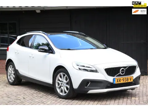Volvo V40 Cross Country 1.5 T3 Polar+ Luxury Panorama/Camera/Leer/Parkeersensor v,a/Trekhaak