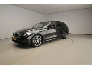 BMW 3 Serie Touring 320e | LED | Navigatie | Sportstoelen | Stoelverwarming | Keyles go | DAB | Hifi