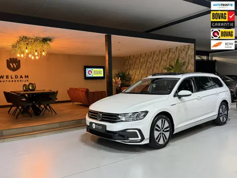 Volkswagen Passat Variant 1.4 TSI GTE|218pk|Plug-in Hybrid|Pano|Massage|Elek. Trekhaak|Head-up|360° 