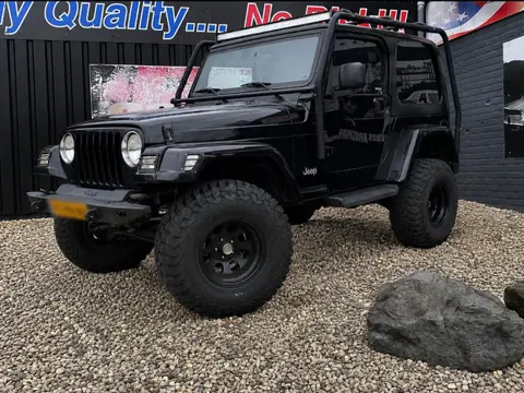 Jeep Wrangler 4.0i -THE BLACK GIANT-