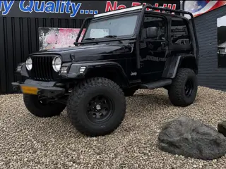 Jeep Wrangler 4.0i -THE BLACK GIANT-