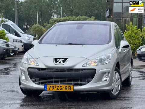 Peugeot 308 1.6 THP XT | Automaat | Leder stoelen | Panoramadak | Parkeersensoren | Cruise control |