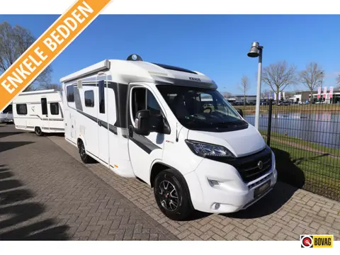 Knaus Sky TI 650 MEG Enkele bedden / Luifel