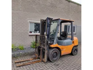 TOYOTA 7-FDF-30 diesel Heftruck