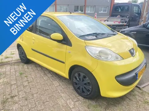 Peugeot 107 1.0-12V XR