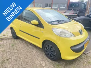 Peugeot 107 1.0-12V XR
