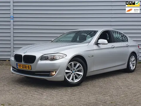 BMW 5-serie 520i Executive Clima/Cruise/NAVI/LM 17"