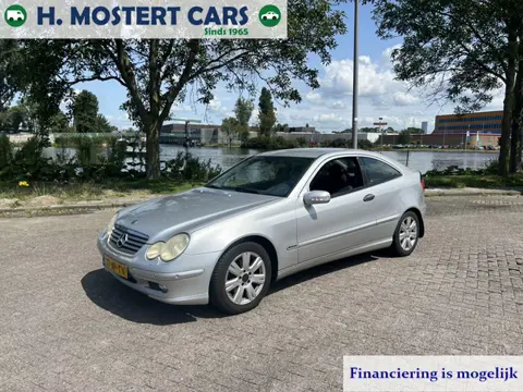 Mercedes-Benz C-Klasse Sportcoupe 180 K. * NIEUWE APK * AIRCO * AUTOMAAT * Super auto!