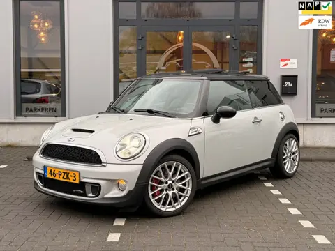 Mini Mini 1.6 John Cooper Works Chili|Pano|Leer|Navi|Xenon