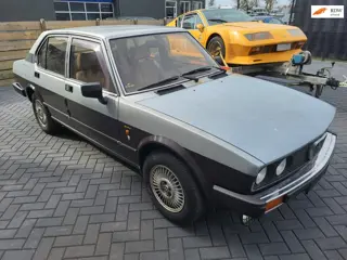 Alfa Romeo Alfetta 2.0 QV 4drs 5-bak