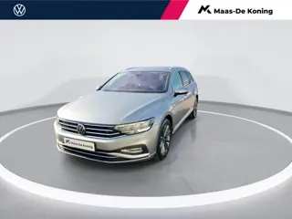 Volkswagen Passat Variant 1.5TSI/150PK Elegance DSG · Navigatie · Trekhaak · Camera + Parkeersensore