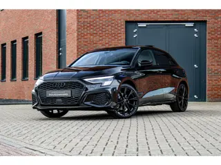 Audi A3 Sportback 40 TFSI e S Edition | Sportstoelen | Pano | B&O | Rode stiksels | Matrix | Standka