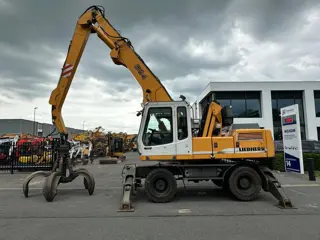 Liebherr A904 (bj 2006)