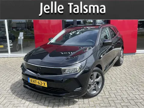 Opel Grandland 1.2 Turbo | 18" Velgen | Camera | Stoel/Stuurwiel verwarming | regensensor | Navigati
