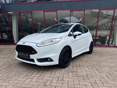 Ford Fiesta 1.0 EcoBoost Titanium | Sportuitlaat | Airco | Stoelverw. | Verwarmde voorruit |