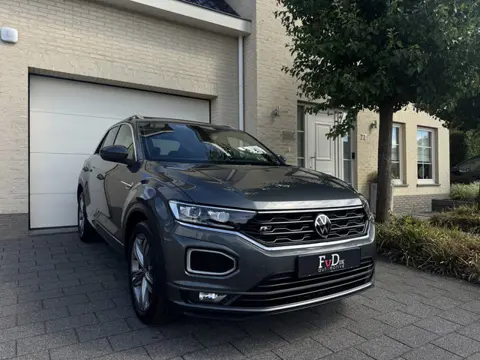 Volkswagen T-Roc 1.5 TSI 150pk DSG R-line Panoramadak VirtualCockpit ACC Carplay Sportstoelen Camera