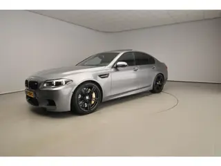 BMW M5 Sedan | LED | Leder | HUD | Keramische remmen | Schuifdak | Keyles go | DAB | Alu 20 inch