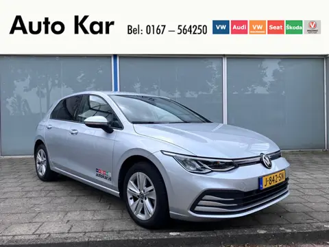 Volkswagen Golf 1.0 TSI Life Climatronic Parkeersensoren Navigatie