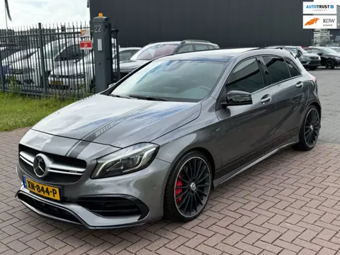 Mercedes-Benz A-klasse AMG 45 4MATIC 2016 381PK Pano Dealer Onderhouden!