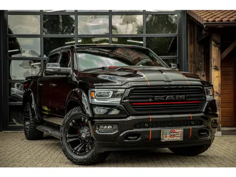 Dodge Ram 1500 5.7 V8 4x4 Crew Cab Laramie sport | Pano | Stoelverwarming | XD velgen |