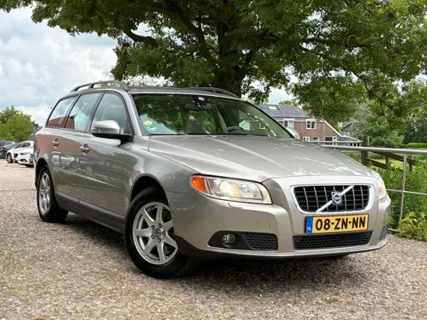 Volvo V70 2.5T Kinetic | LEder + Navi + Clima + Cruise nu €7.975,-!!