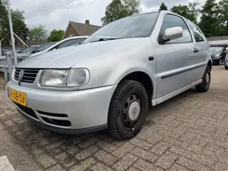 Volkswagen Polo 1.6 ( A.P.K. JULI 2027!!)