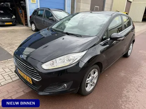 Ford Fiesta 1.0 EcoBoost Titanium met gereviseerde motor 2012 Luxe uitvoering met Bluetooth, PDC en 