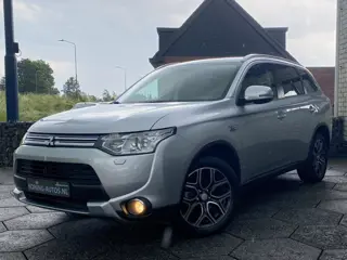 Mitsubishi Outlander 2.0 PHEV Executive Edition X-Line/ 4WD/ Camera/ Standkachel/ Premium Audio