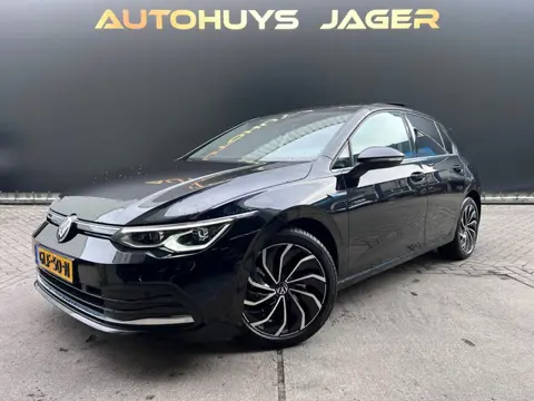 Volkswagen GOLF 1.5 TSI Pano Acc Memory IQ Lights Massage 4 x stoelverwarming Stuurverwarming
