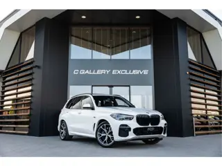 BMW X5 xDrive45e High Executive - M Sport | Panorama | Laser | Memory | Luchtvering