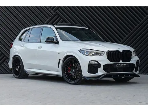 BMW X5 xDrive45e M-Sport ACC Skylounge Mstoelen Headup Achteras Laser Stoelvent Trekhaak