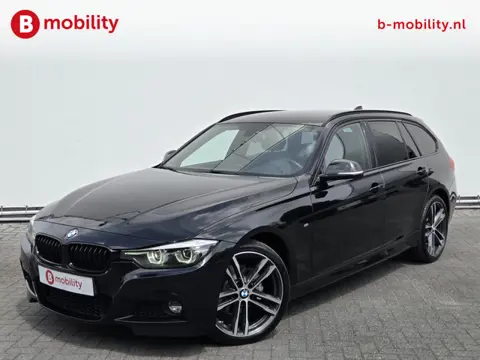 BMW 3 Serie Touring 320i xDrive High Executive M-Sport Trekhaak 1800kg Apple CarPlay | Hifi | Leer |
