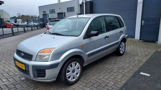 FORD FUSION 1.4i 16V met Airco / 179.900 km / Nieuwe APK