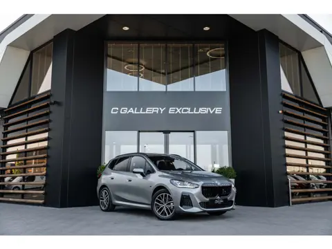 BMW 2 Serie Active Tourer 225e xDrive - M Sport | Panorama | 360 Camera | Stoelverwarming