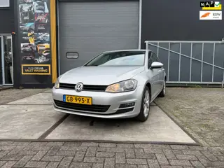 Volkswagen Golf 1.2 TSI Business Edition | Massage | Half leder | Achteruit rij camera | APK