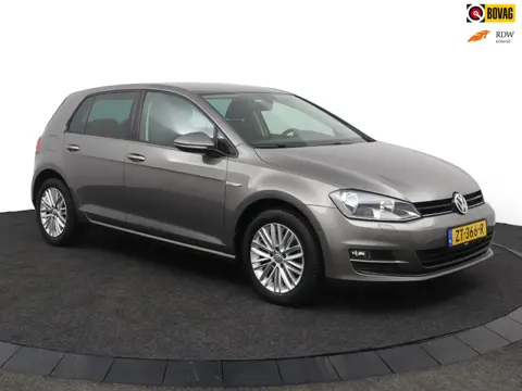 Volkswagen Golf 1.2 TSI Edition R Connected I STOELVERWARMING I PDC I AUTOMAAT