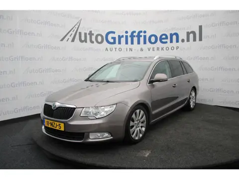 Škoda Superb Combi 1.8 TSI Elegance Business Line nette station met trekhaak