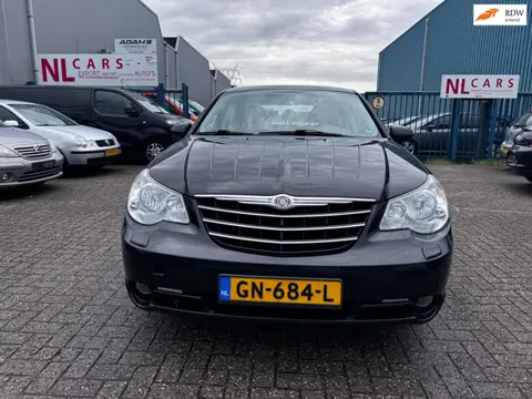 Chrysler Sebring 2.7 Limited rijdt super automaat